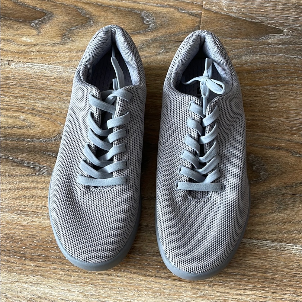 Atoms Unisex Sneakers Model 000 NWOT
